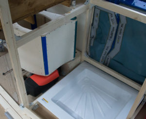 Selbstgebaute Schwenkbare Trockentrenntoilette